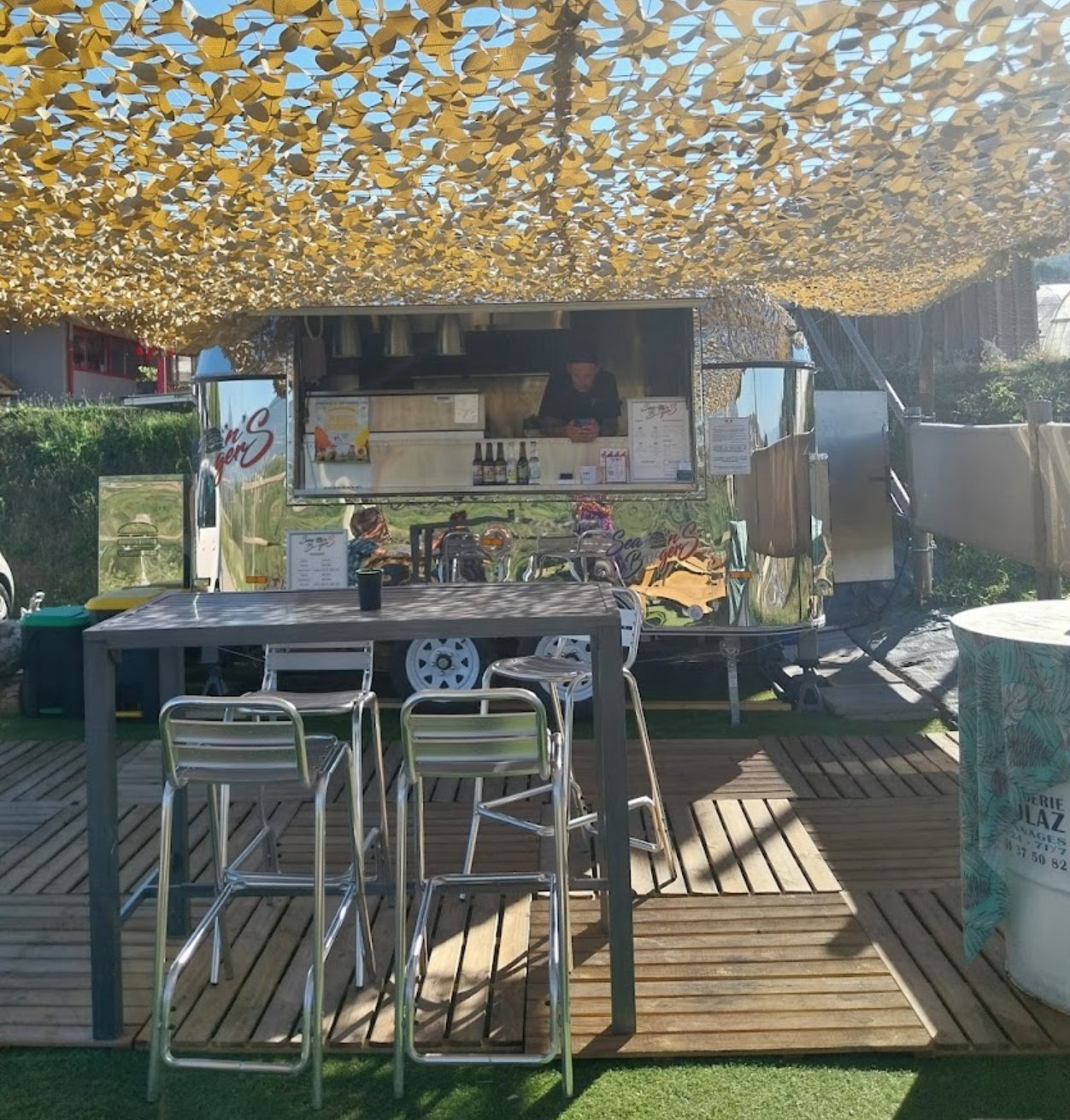 Cousin Hub Burger — photo 1